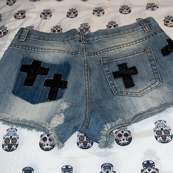 Mine Patched Crosses Cut Off Distressed Ripped Denim Shorts Womens SZ Medium - Picture 4 of 7
